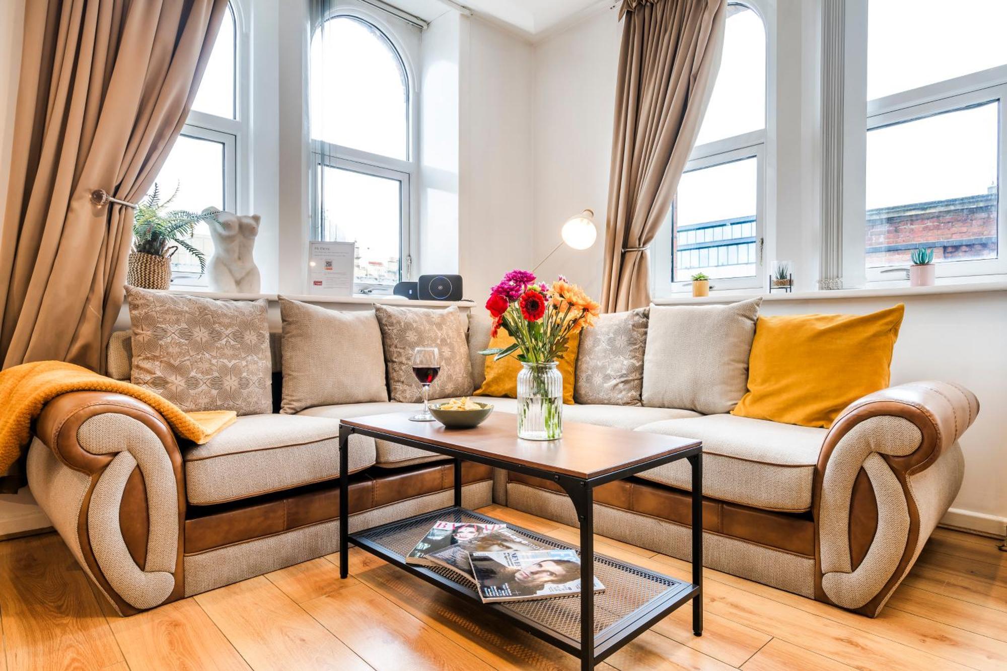 Cavern Quarters, Beautiful Two Bedroom City Centre Apartment By Garudy Serviced Apartments And Short Lets - Perfect For Longer Stays Liverpool Eksteriør billede