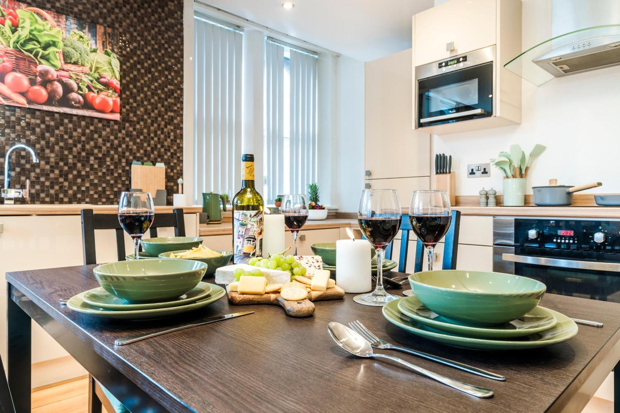 Cavern Quarters, Beautiful Two Bedroom City Centre Apartment By Garudy Serviced Apartments And Short Lets - Perfect For Longer Stays Liverpool Eksteriør billede