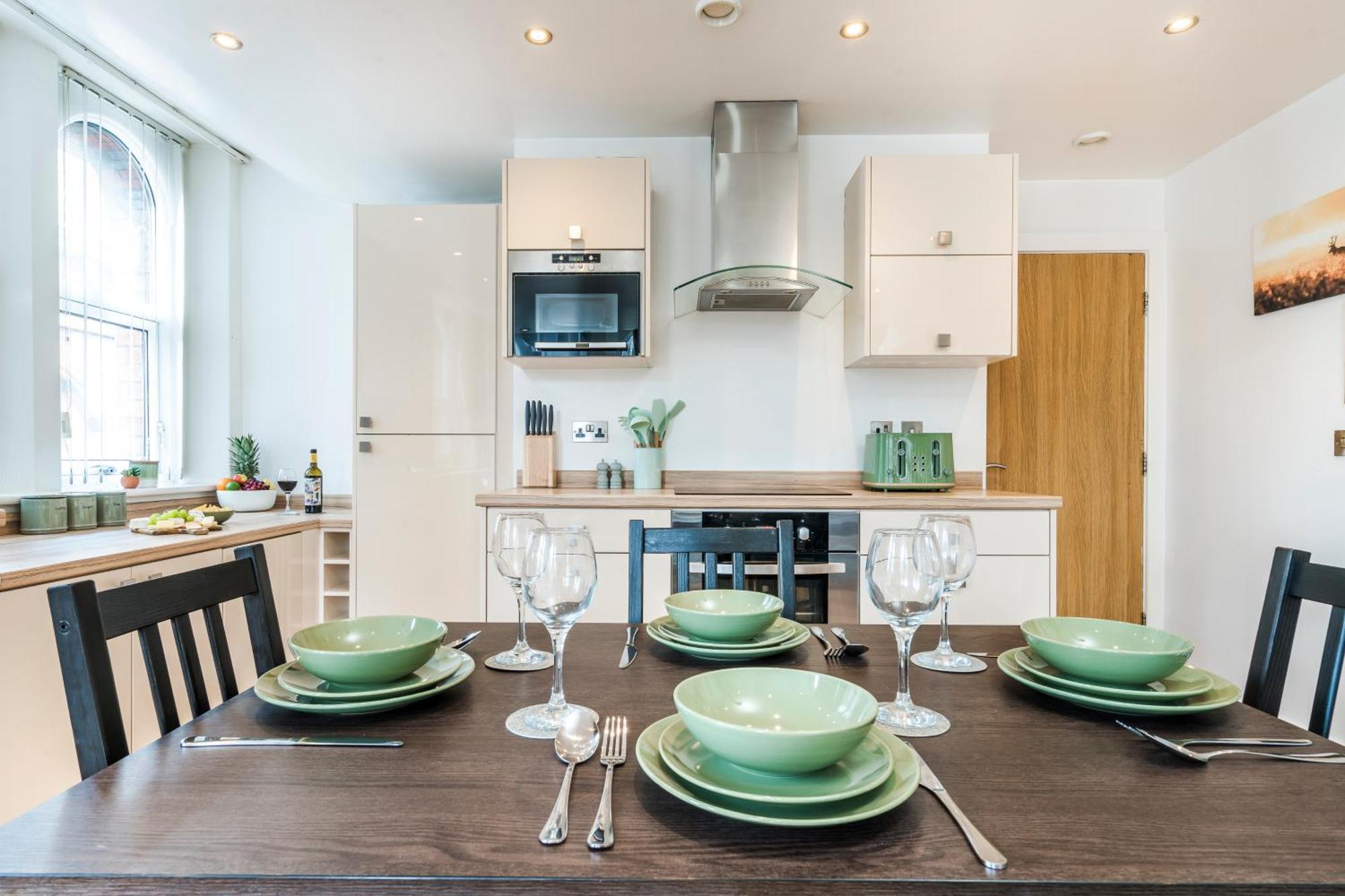 Cavern Quarters, Beautiful Two Bedroom City Centre Apartment By Garudy Serviced Apartments And Short Lets - Perfect For Longer Stays Liverpool Eksteriør billede