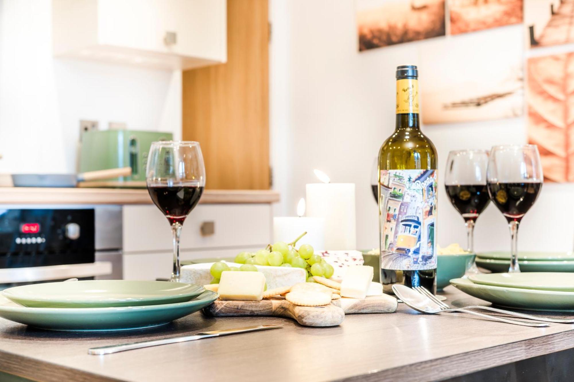 Cavern Quarters, Beautiful Two Bedroom City Centre Apartment By Garudy Serviced Apartments And Short Lets - Perfect For Longer Stays Liverpool Eksteriør billede